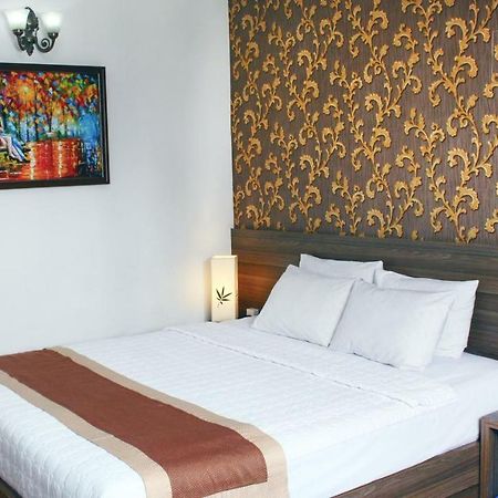 Rosa Centre Hotel Хошимин Екстериор снимка