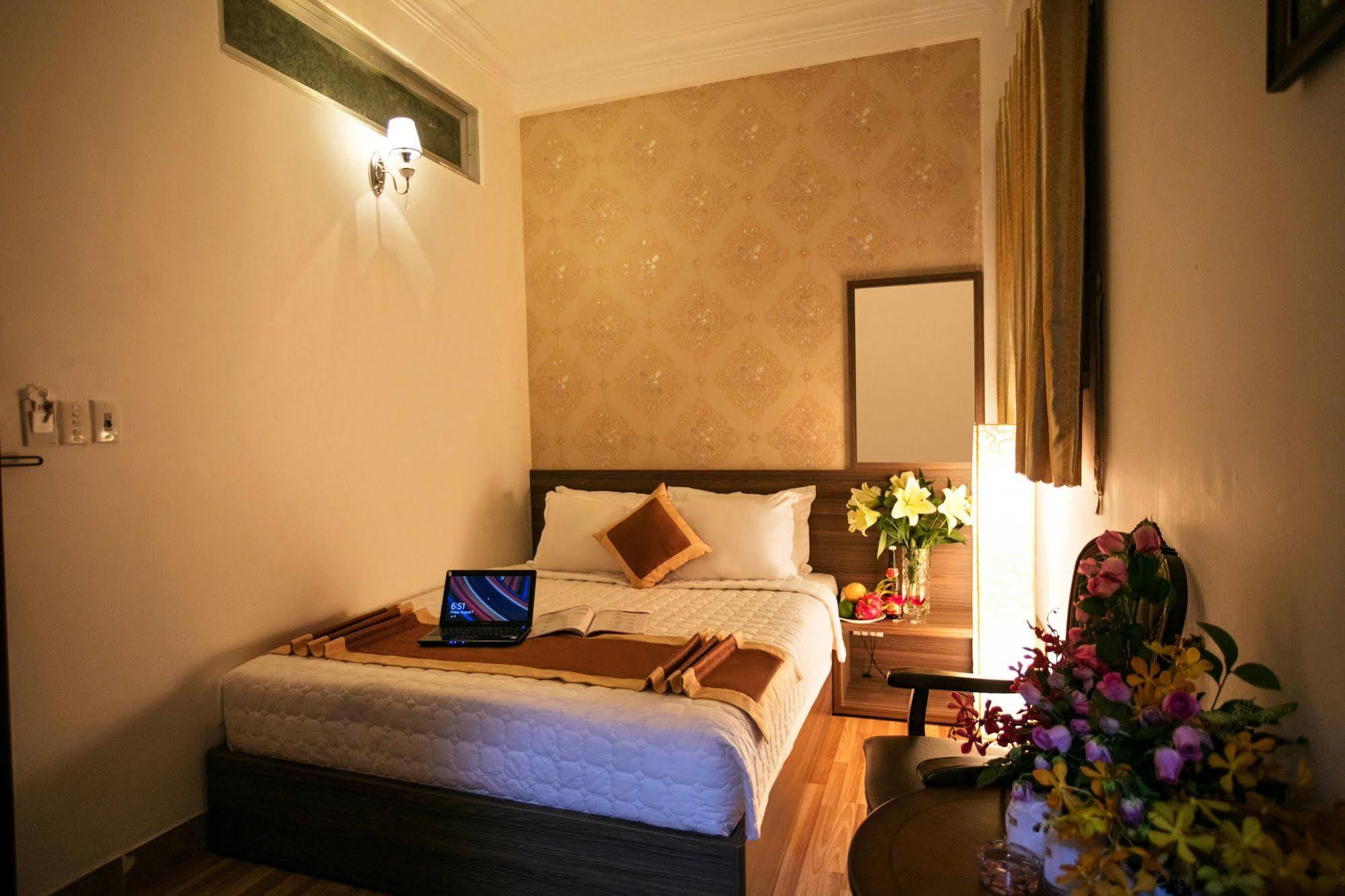 Rosa Centre Hotel Хошимин Екстериор снимка