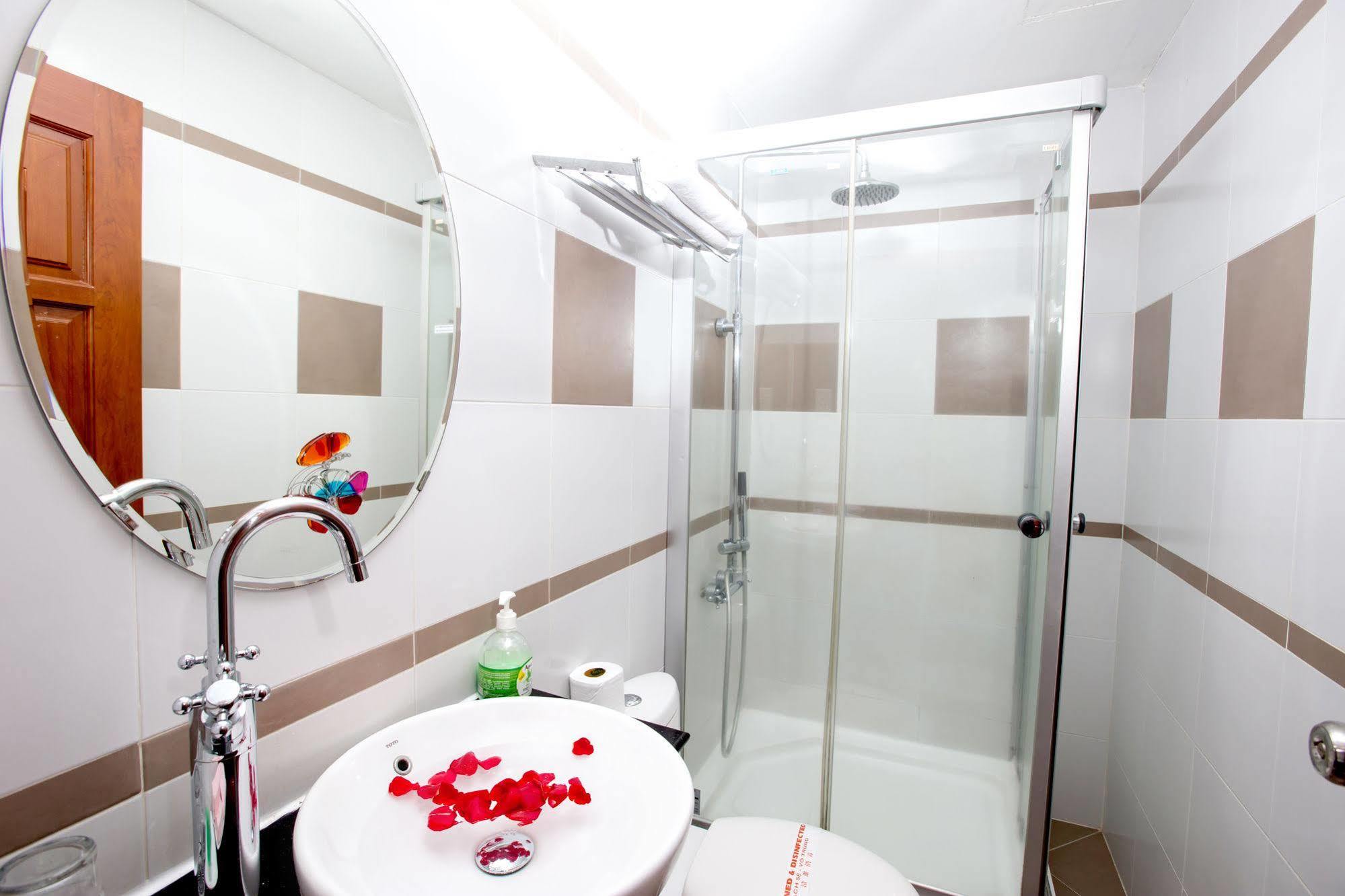 Rosa Centre Hotel Хошимин Екстериор снимка